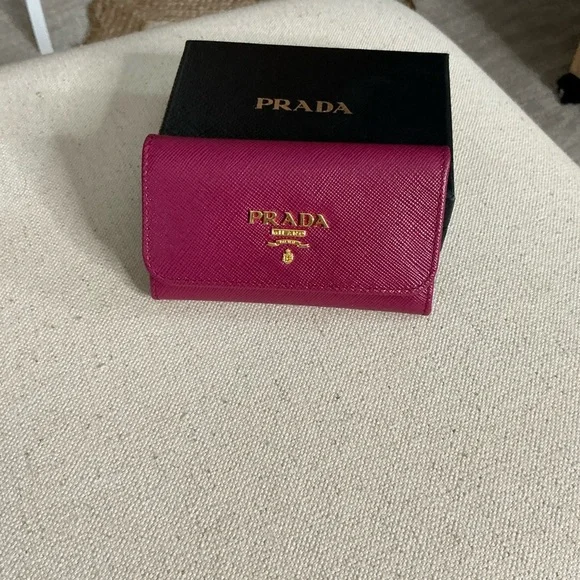 BRAND NEW Prada Saffiano Leather 6-Key Holder - Picture 5 of 7